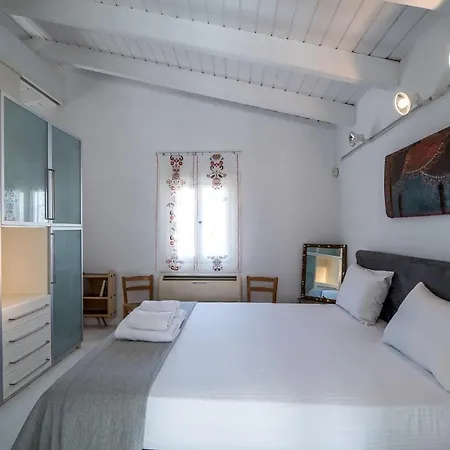 Apollonas Luxurious Apartment