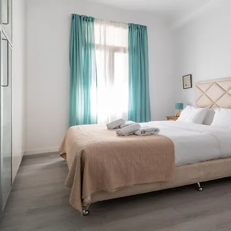 Apollonas Luxurious *