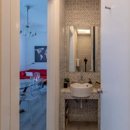 Apollonas Luxurious Apartment